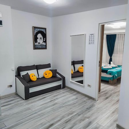 Comfortable Apartment University Square Bukarest Exterior foto