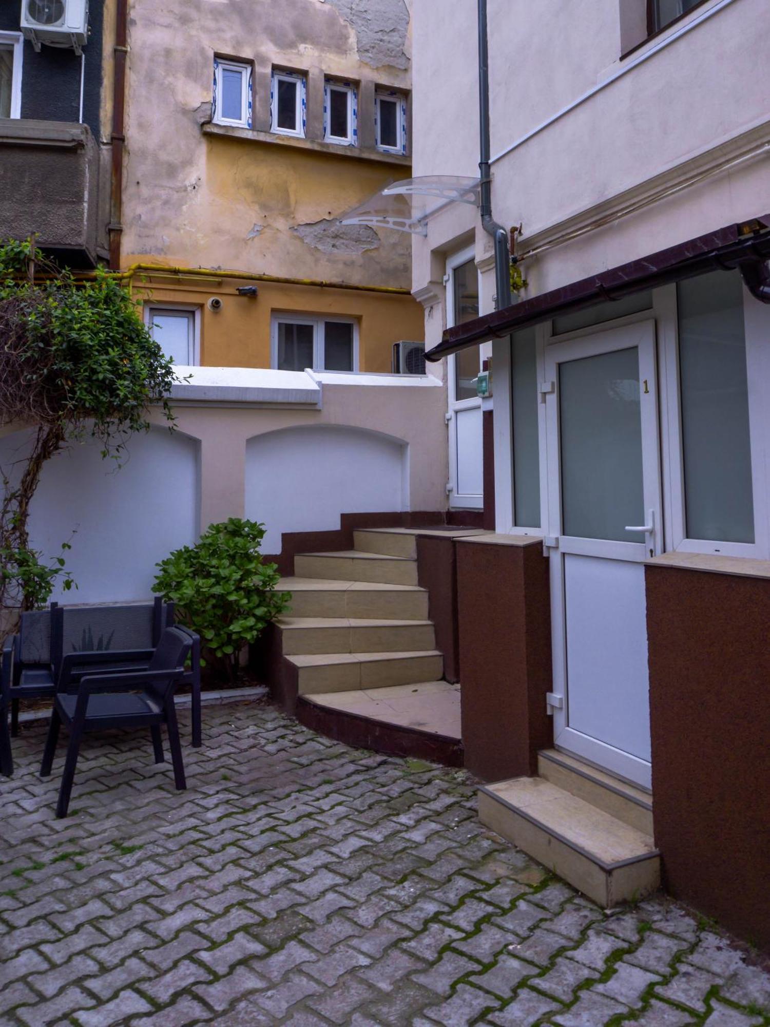 Comfortable Apartment University Square Bukarest Exterior foto