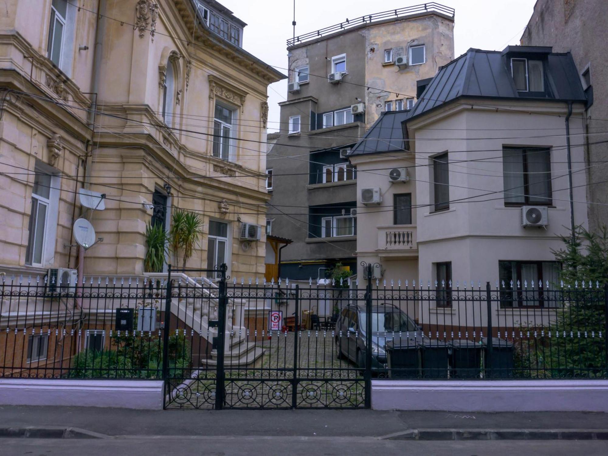 Comfortable Apartment University Square Bukarest Exterior foto